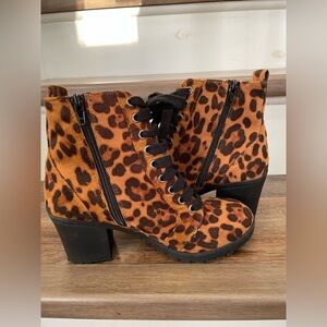 Chunky Heel Leopard Print Lace Booties - Size 7.5